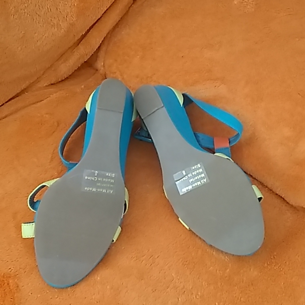 Sandals - Picture 3 of 4